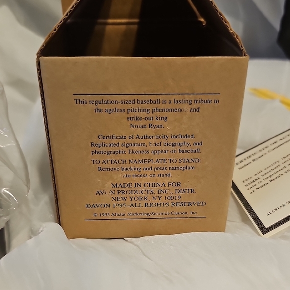 Nolan Ryan - Collectible Baseball - Picture 5 of 5